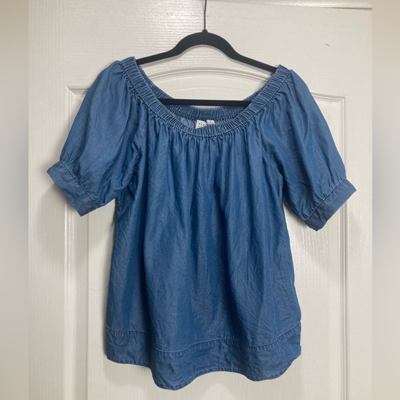 kate spade Tops - Kate Spade New York Broome Street Chambray of the shoulder top size S ,Blue